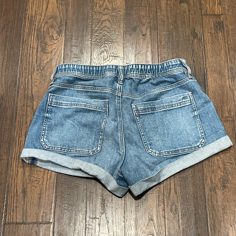 American Eagle Outfitters Light Blue Denim Shorts- NWOT NEVER WORN! ♥️